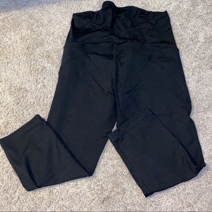 Maternity workout capri leggings